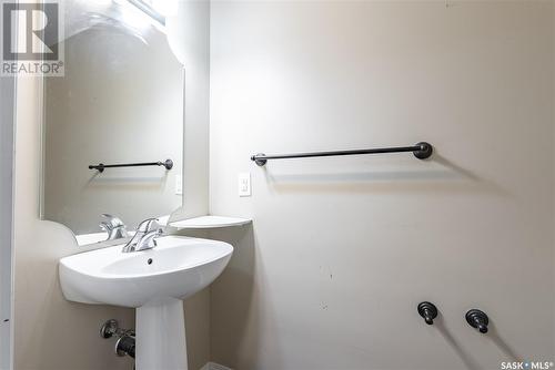 562 150 Langlois Way, Saskatoon, SK - Indoor Photo Showing Bathroom