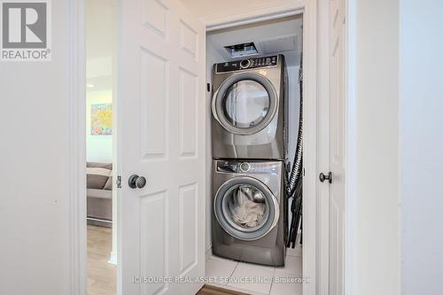 316 - 211 Randolph Road, Toronto, ON - Indoor Photo Showing Laundry Room