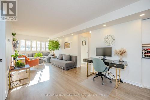 316 - 211 Randolph Road, Toronto, ON - Indoor