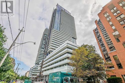 1005 - 161 Roehampton Avenue, Toronto, ON - Outdoor With Facade