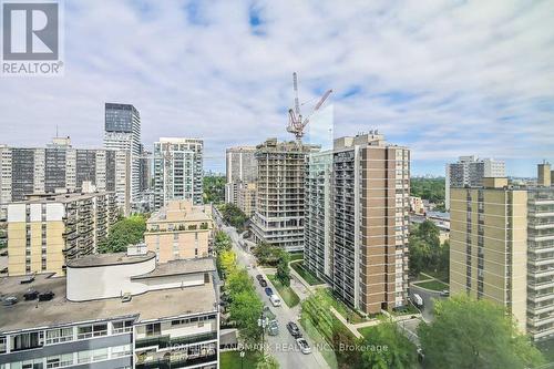 1005 - 161 Roehampton Avenue, Toronto, ON - Outdoor With Facade