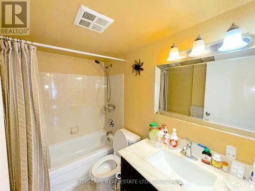 1108 - 25 Trailwood Drive, Mississauga, ON - Indoor Photo Showing Bathroom