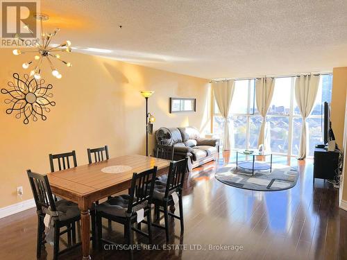 1108 - 25 Trailwood Drive, Mississauga, ON - Indoor Photo Showing Dining Room