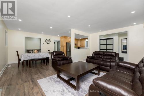 67 Eleanor Crescent, Halton Hills, ON - Indoor Photo Showing Living Room