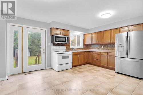 101 Woodrow Crescent, London, ON - Indoor Photo Showing Kitchen