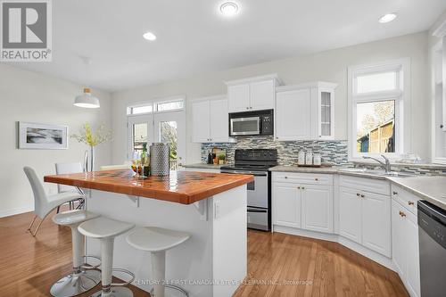 31 - 475 Mcgarrell Drive, London, ON - Indoor Photo Showing Kitchen With Double Sink With Upgraded Kitchen