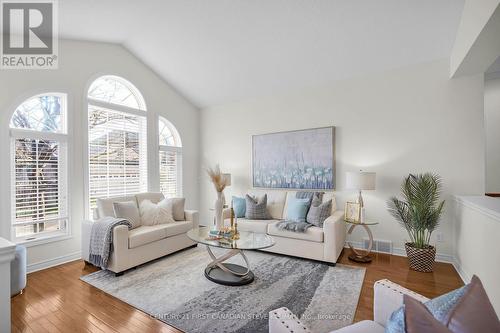 31 - 475 Mcgarrell Drive, London, ON - Indoor Photo Showing Living Room