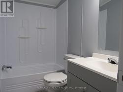 Main Bathrooom  4pc - 