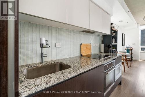 301 - 220 George Street, Toronto, ON - Indoor Photo Showing Kitchen