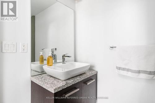 301 - 220 George Street, Toronto, ON - Indoor Photo Showing Bathroom