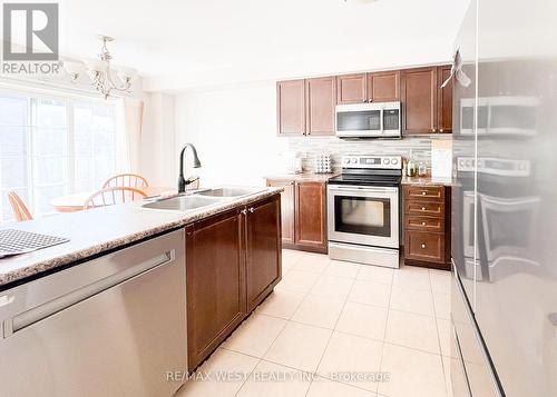 5 Westray Crescent, Ajax, ON - Indoor Photo Showing Kitchen With Stainless Steel Kitchen With Double Sink With Upgraded Kitchen