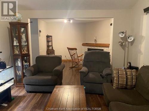 162 Joseph Street, Chatham, ON - Indoor Photo Showing Living Room