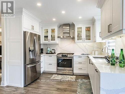 5312 Fallingbrook Drive, Mississauga, ON - Indoor Photo Showing Kitchen With Stainless Steel Kitchen With Upgraded Kitchen