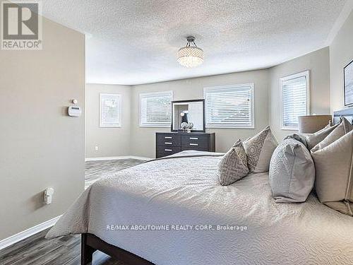 5312 Fallingbrook Drive, Mississauga, ON - Indoor Photo Showing Bedroom