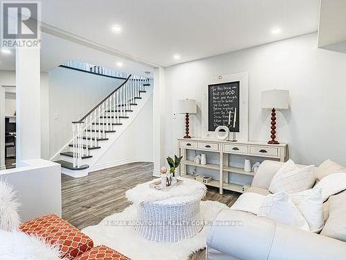 5312 Fallingbrook Drive, Mississauga, ON - Indoor Photo Showing Living Room