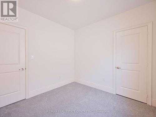 1555 Severn Drive, Milton, ON - Indoor Photo Showing Other Room