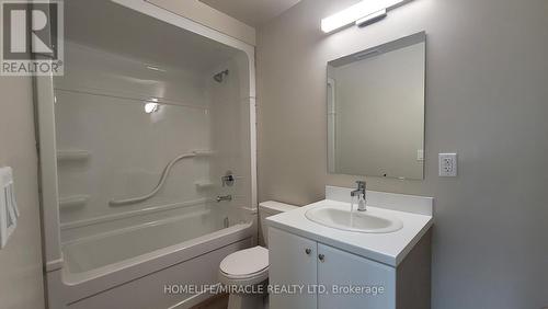 Up35 - 50 Herrick Avenue, St. Catharines, ON - Indoor Photo Showing Bathroom