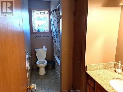 54 Sutton Drive, Leamington, ON - Indoor Photo Showing Bathroom