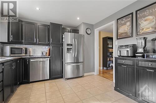 410 Ferrill Crescent, Carleton Place, ON - Indoor Photo Showing Kitchen