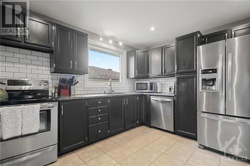 410 Ferrill Crescent, Carleton Place, ON - Indoor Photo Showing Kitchen