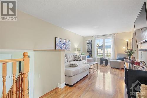 410 Ferrill Crescent, Carleton Place, ON - Indoor Photo Showing Living Room