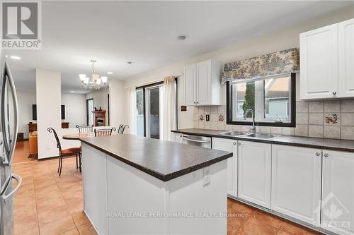 2103 Esprit Drive, Ottawa, ON - Indoor Photo Showing Kitchen With Double Sink