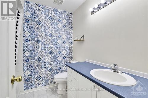 2103 Esprit Drive, Ottawa, ON - Indoor Photo Showing Bathroom