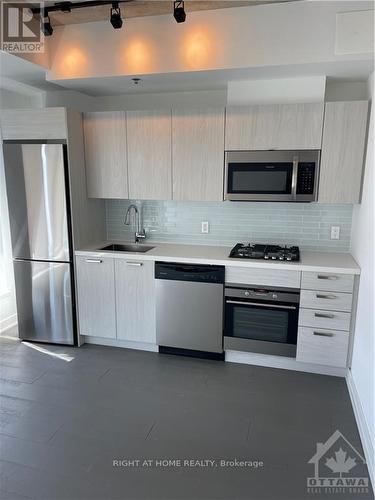 608 - 203 Catherine Street, Ottawa, ON - Indoor Photo Showing Kitchen With Stainless Steel Kitchen