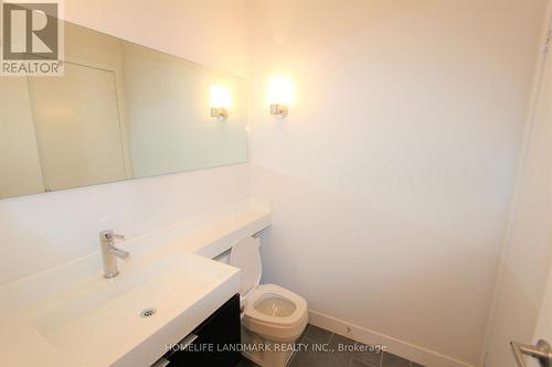 225 - 4K Spadina Avenue, Toronto, ON - Indoor Photo Showing Bathroom