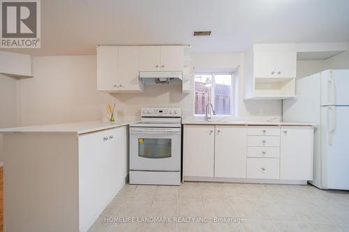 66 Lindenshire Avenue, Vaughan, ON - Indoor Photo Showing Kitchen