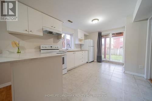 66 Lindenshire Avenue, Vaughan, ON - Indoor Photo Showing Kitchen