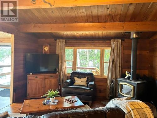 397 Healey Lake Water, The Archipelago, ON - Indoor Photo Showing Living Room