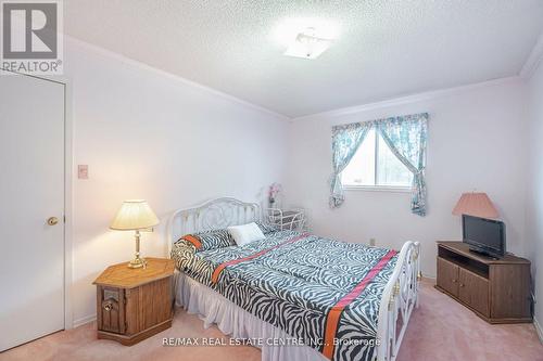 52 Dundalk Crescent, Brampton, ON - Indoor Photo Showing Bedroom