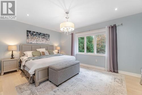 168 Lovers Lane, Hamilton, ON - Indoor Photo Showing Bedroom