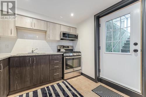 168 Lovers Lane, Hamilton, ON - Indoor Photo Showing Kitchen