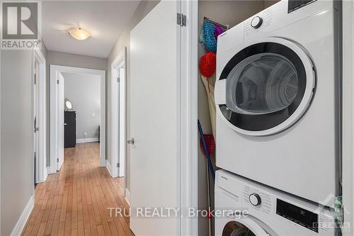 1005 - 85 Bronson Avenue, Ottawa, ON - Indoor Photo Showing Laundry Room