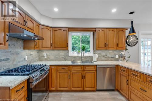 Kitchen - gas stove & all stainless steel appliances - 386 Mechanics Street, Brussels, ON - Indoor Photo Showing Kitchen