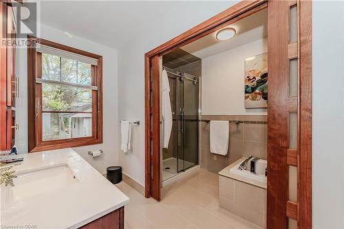 8 Echo Drive, Guelph, ON - Indoor Photo Showing Bathroom