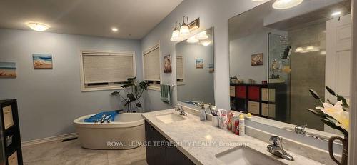 26 Moses Cres, Clarington, ON - Indoor Photo Showing Bathroom