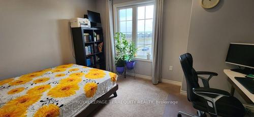 26 Moses Cres, Clarington, ON - Indoor Photo Showing Bedroom