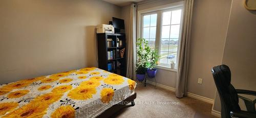 26 Moses Cres, Clarington, ON - Indoor Photo Showing Bedroom