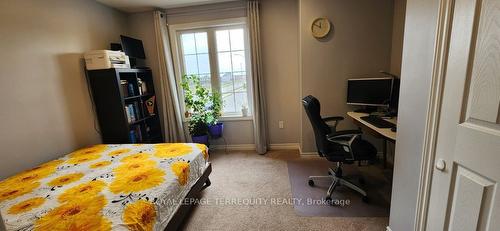 26 Moses Cres, Clarington, ON - Indoor Photo Showing Office