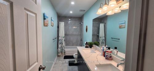 26 Moses Cres, Clarington, ON - Indoor Photo Showing Bathroom