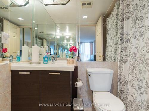 1405-8501 Bayview Ave, Richmond Hill, ON - Indoor Photo Showing Bathroom