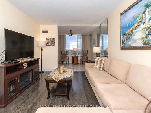 1405-8501 Bayview Ave, Richmond Hill, ON - Indoor Photo Showing Living Room With Fireplace