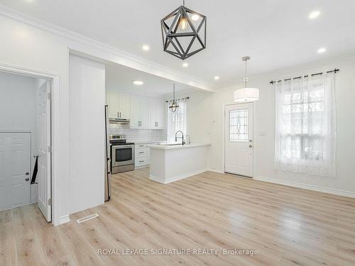 35 Britannia Ave, Hamilton, ON - Indoor Photo Showing Kitchen