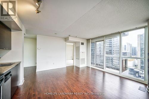 1704 - 23 Sheppard Avenue E, Toronto, ON - Indoor Photo Showing Kitchen