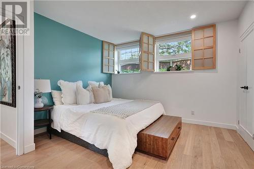 35 Alexandra Avenue Unit# 105, Waterloo, ON - Indoor Photo Showing Bedroom