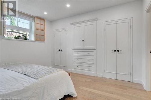 35 Alexandra Avenue Unit# 105, Waterloo, ON - Indoor Photo Showing Bedroom