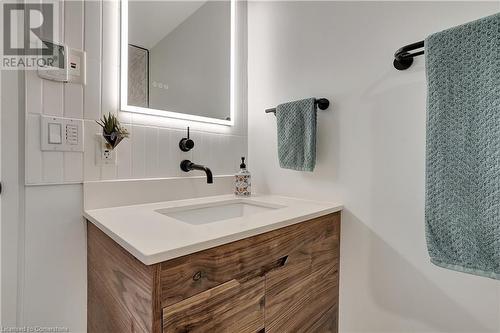 35 Alexandra Avenue Unit# 105, Waterloo, ON - Indoor Photo Showing Bathroom